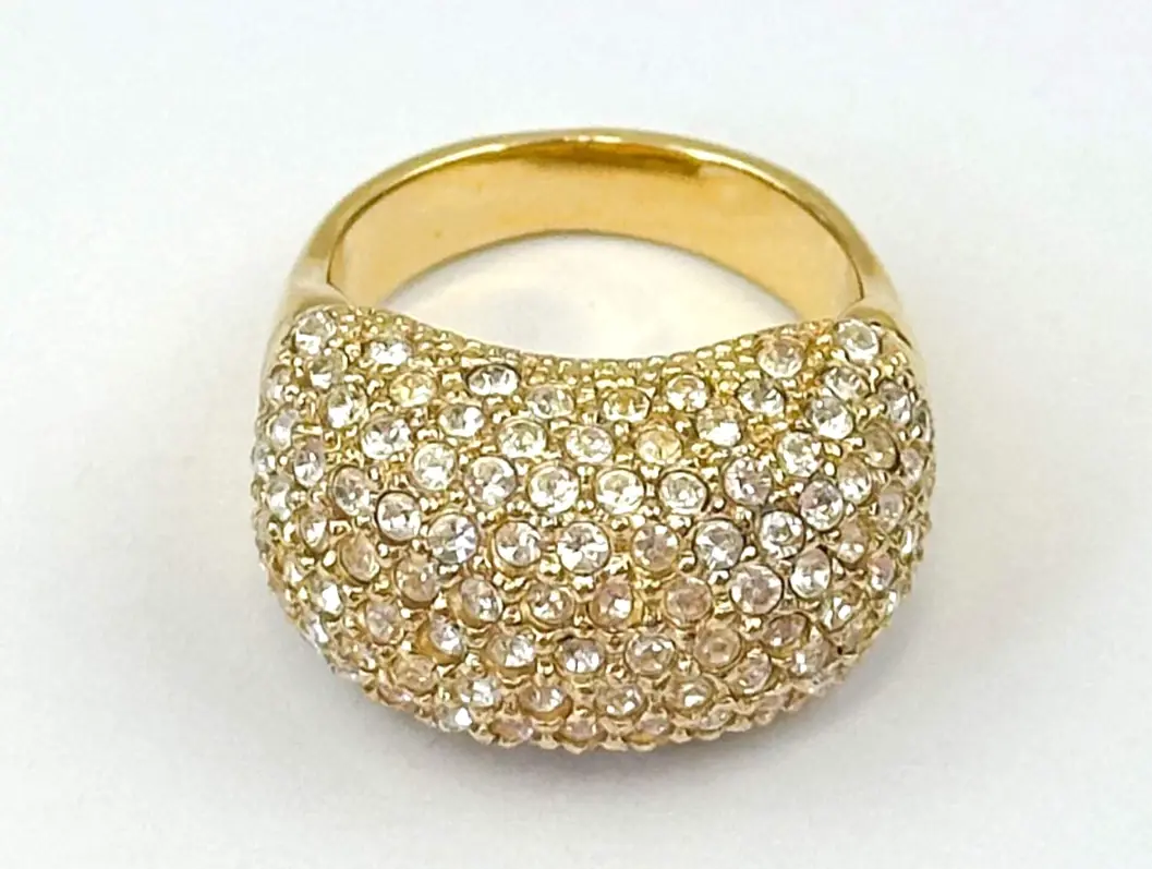 NWOT ST. JOHN Ring Embellished Swarovski Crystals Signed 22K Gold Pleated 8