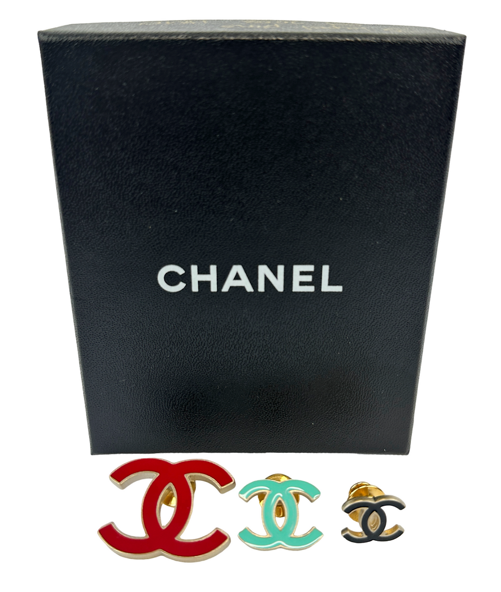 縮圖：Vintage CHANEL 3 Brooches Pins Enameled Red Teal Black Gold Tone CC Logo Lot