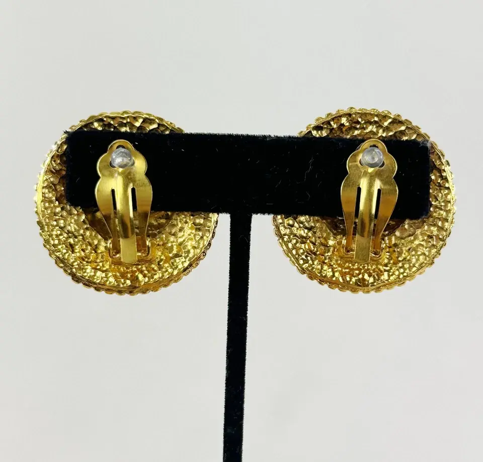 Hình thu nhỏ: Vintage CHANEL Gold Plated Coco Mark CC Clip On Earrings 1980's Medallion RARE