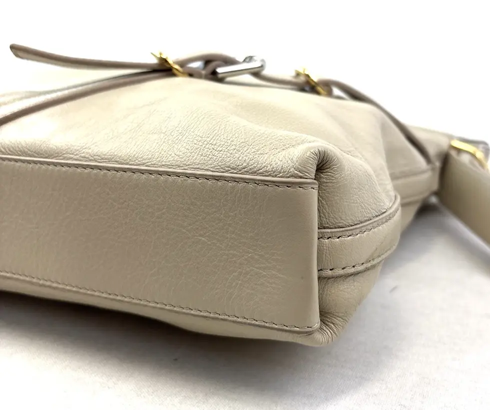 Thumbnail: GIVENCHY Voyou Tumbled Leather Shoulder Bag Medium Natural Beige Gold Silver
