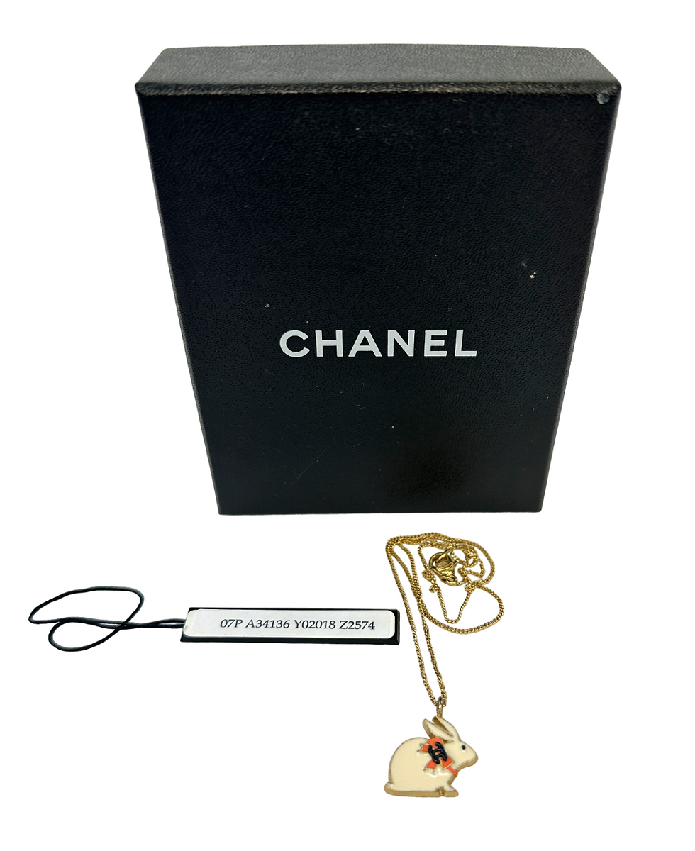 縮圖：CHANEL Enameled Pendant Necklace White Rabbit Bunny CC Logo 18" 2007