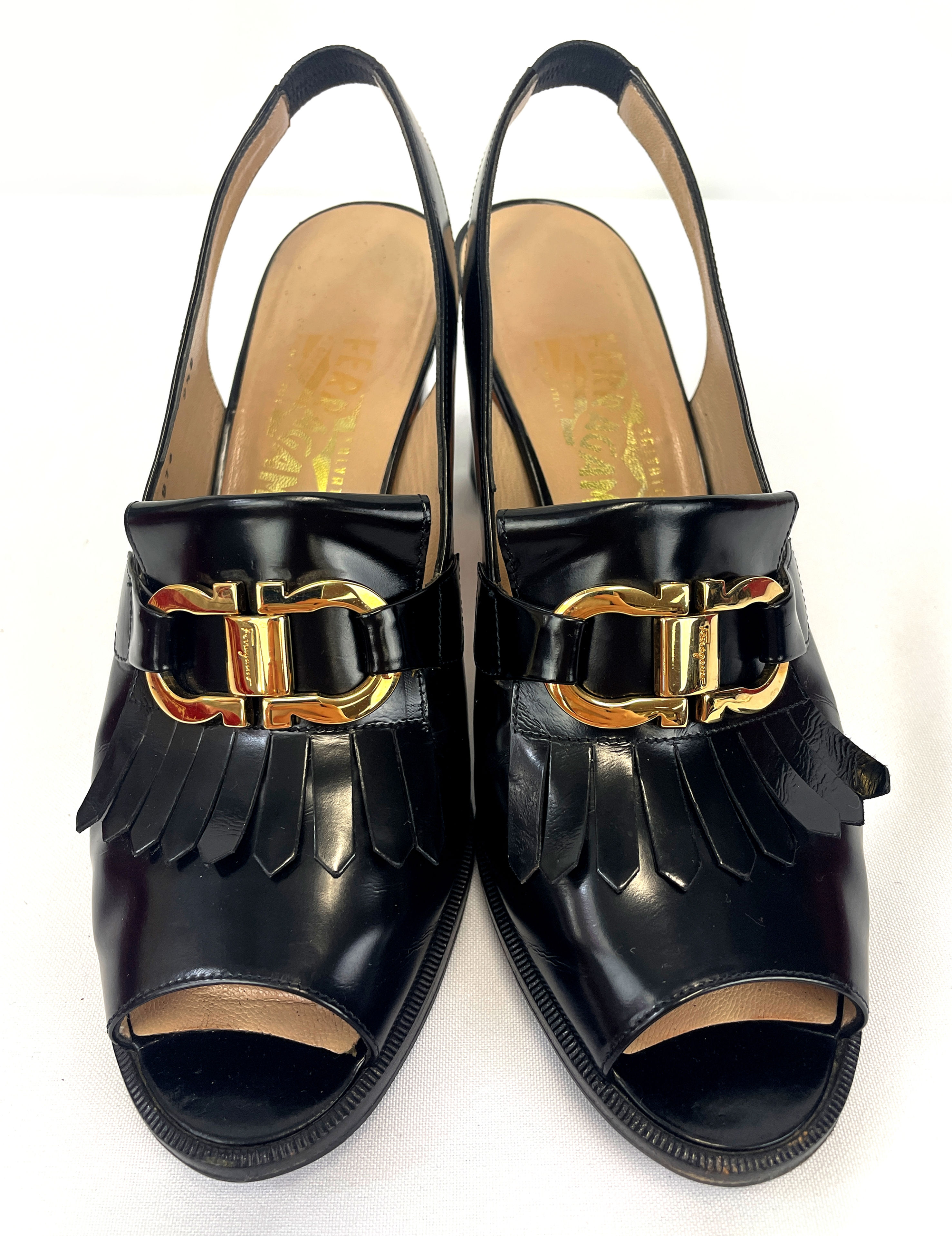 NEW SALVATORE FERRAGAMO Ghibli Patent 9.5 B Black Slingback Horse Shoe Buckle