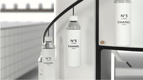 Limited Edition Chanel Paris Factory No. 5 L'eau Water Bottle White Black  590ML