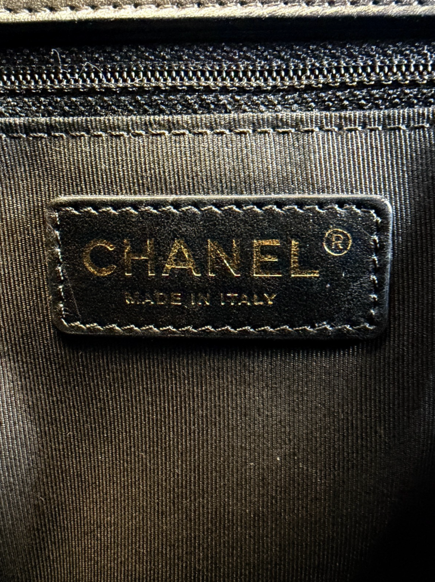 Thumbnail: CHANEL Quilted Calfskin Stitched CC Shopping Tote Leather Bag Black Timeless