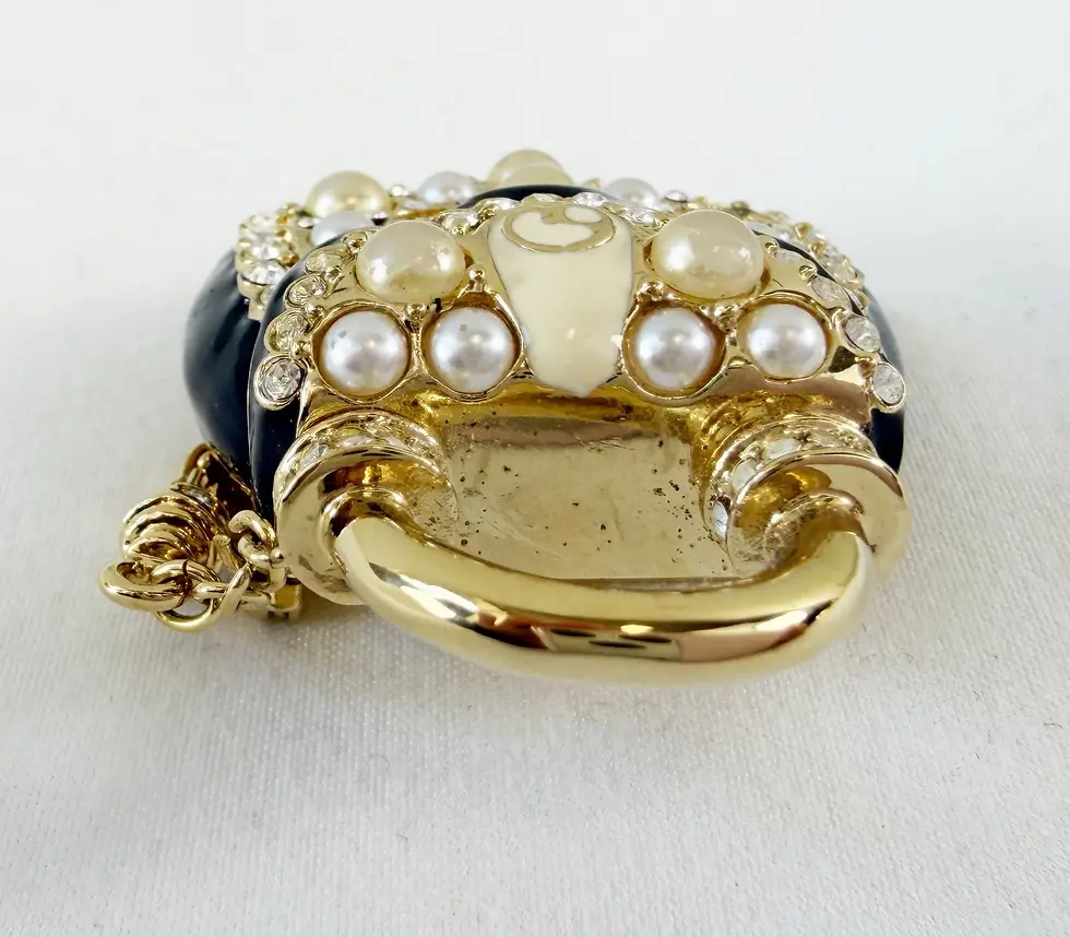 縮圖：NEW ST. JOHN Handbag Brooch Black Enamel Pearl Crystals 24KGP Logo Pin Enhancer