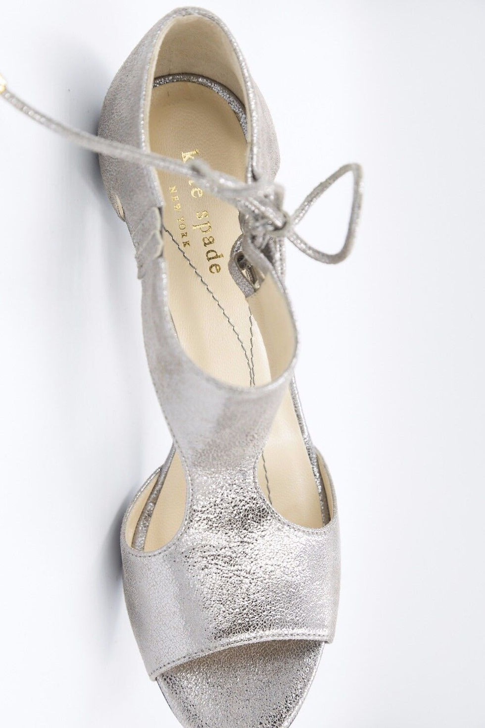 Hình thu nhỏ: KATE SPADE Cate Antracite Crinkle Metallic Pebbled Leather Silver Sandal 7.5