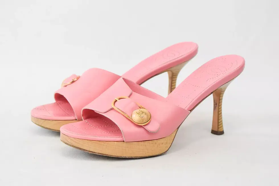 Thumbnail: CHANEL Leather Open Toe Mules Heels 38 7 Pink Buckle CC Logo 2004 Cruise