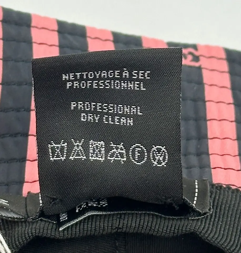 Miniatura: CHANEL Nylon Bucket Hat Medium Black Pink Striped CC Logo Coco Beach 2024 NEW