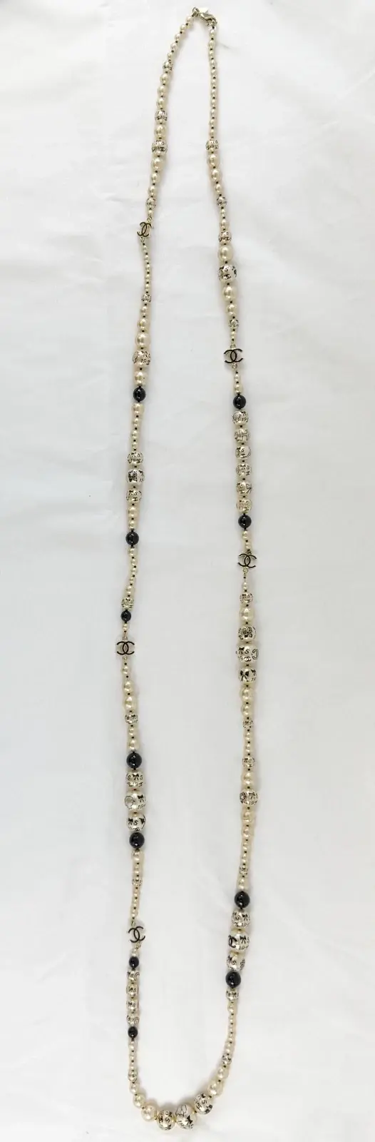 Thumbnail: CHANEL Faux Pearl Long Necklace Champagne Black CC 5 Bow Logo Autumn 2006