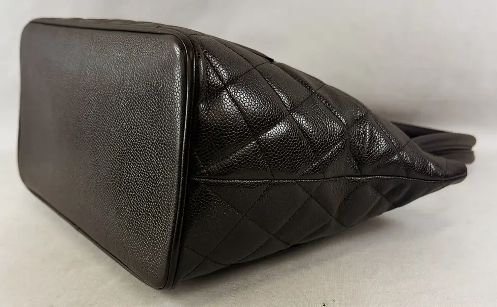 Thumbnail: CHANEL Caviar Medallion Tote Bag Brown Calfskin Silver hardware Zip CC Logo