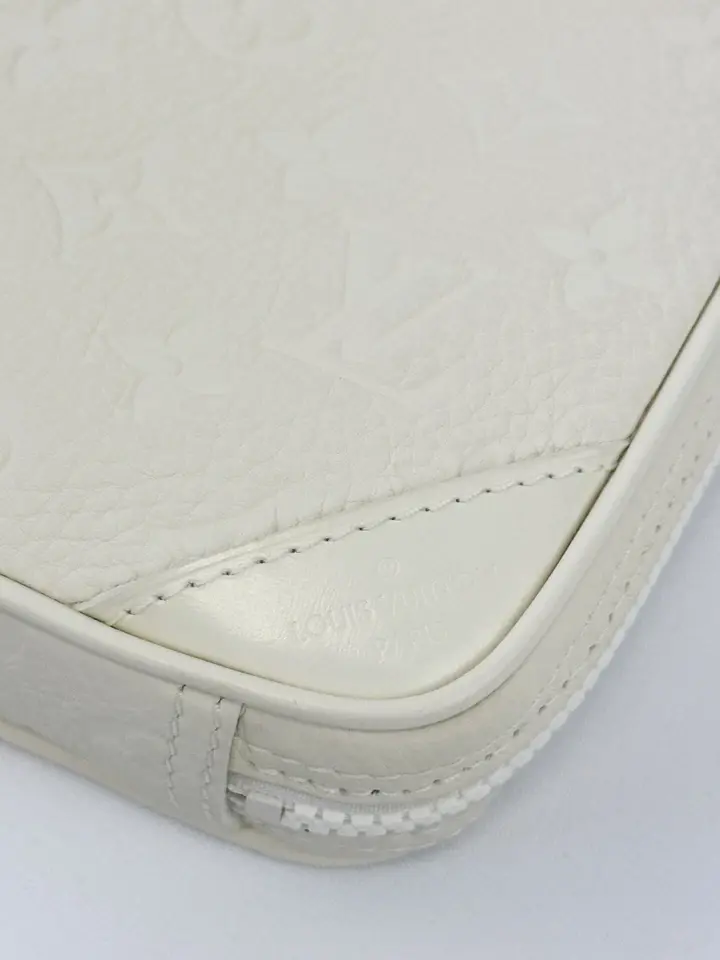 Hình thu nhỏ: LOUIS VUITTON Taurillon Utility Side Bag Monogram Powder White Sling Bag M53297