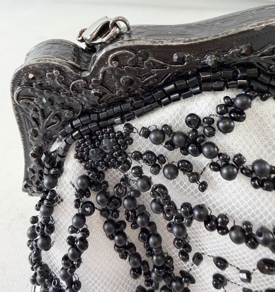 Miniatura: LARISA BARRERA Black White Beaded Floral Striking Evening Clutch Bag Mini