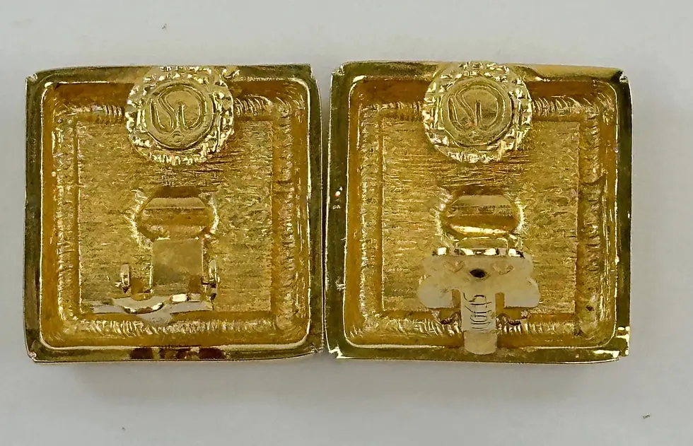 縮圖：ST JOHN Earrings Clip On Square Logo 22k Gold Plated Black Enamel Signed Vintage