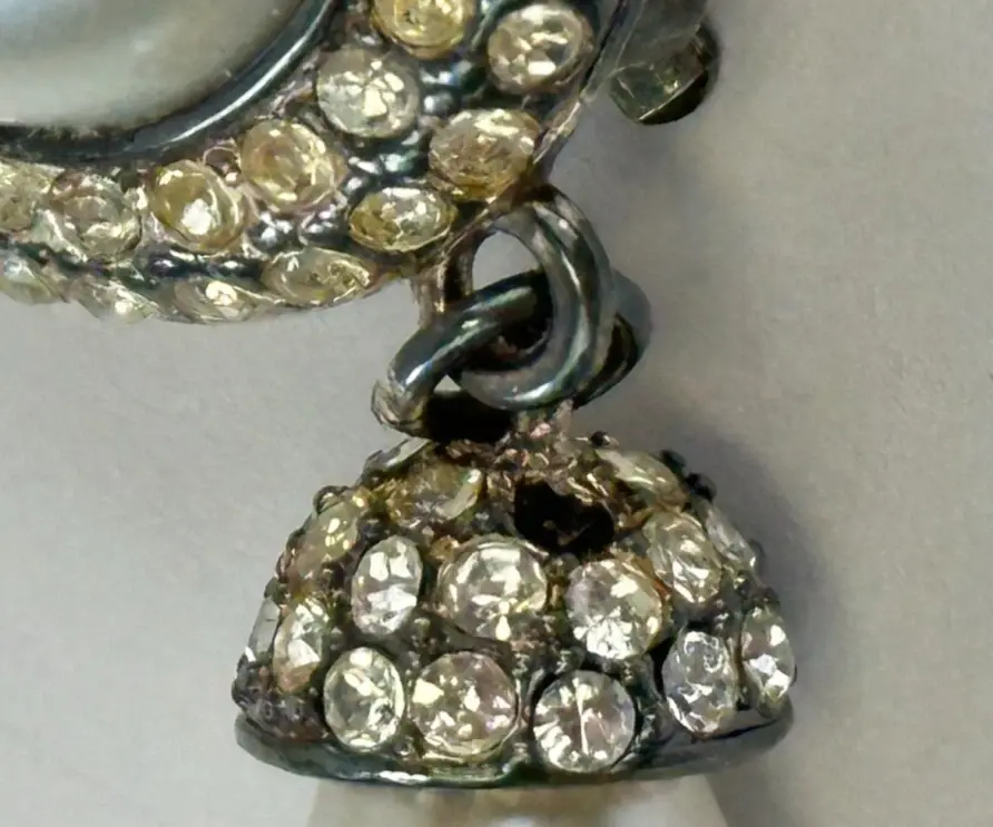 Miniatura: ST. JOHN Signed Silver Clear Rhinestone Pearl Drop Earrings 1980's Clip Vintage