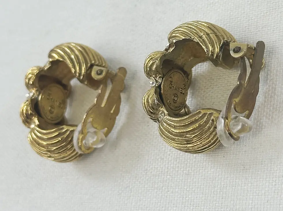 Miniatura: Vintage CHANEL Gold Plated Hoop Textured Crystal Clip On Earrings 1970's RARE