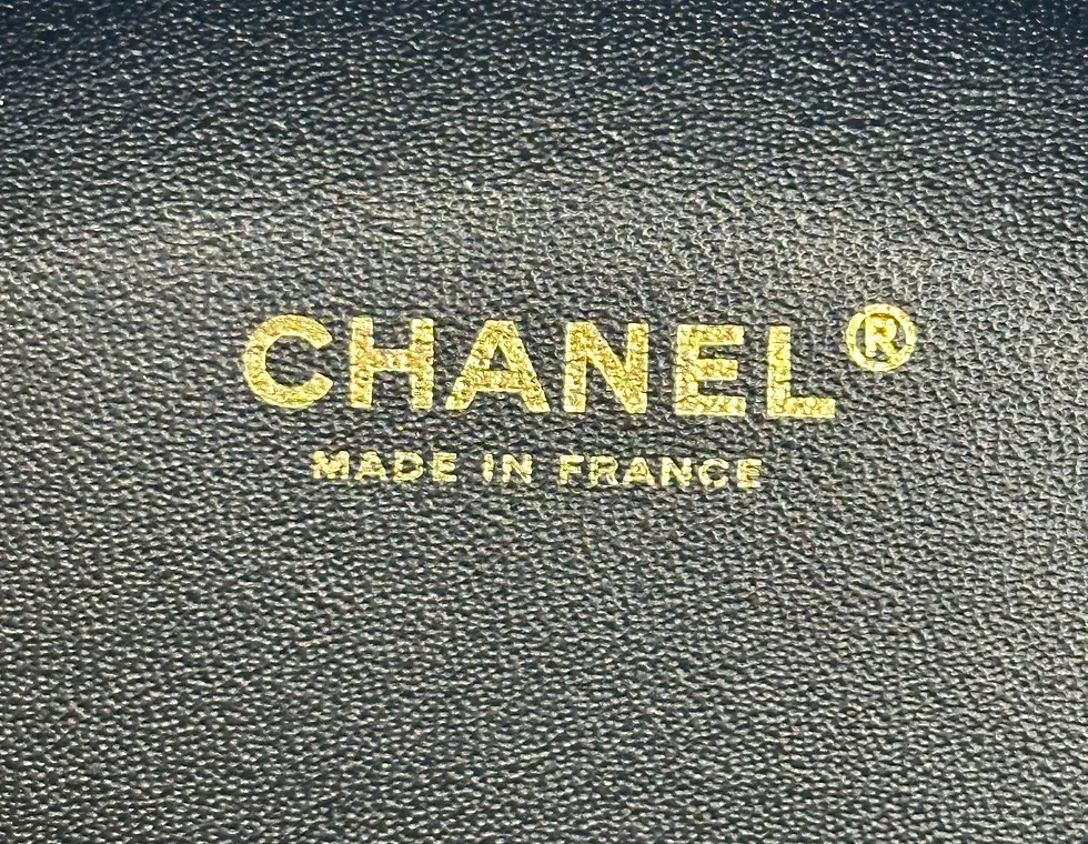 Hình thu nhỏ: NEW CHANEL La Pausa Leather Chevron WOC Bag Small Black Oval Gold Hardware 2019