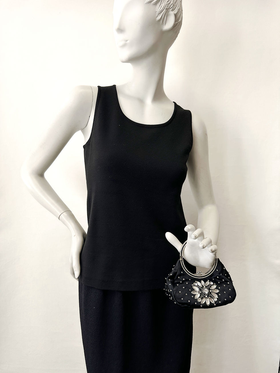 Hình thu nhỏ: VALENTINO Black Satin Crystal Embellished Mini Croissant Handbag