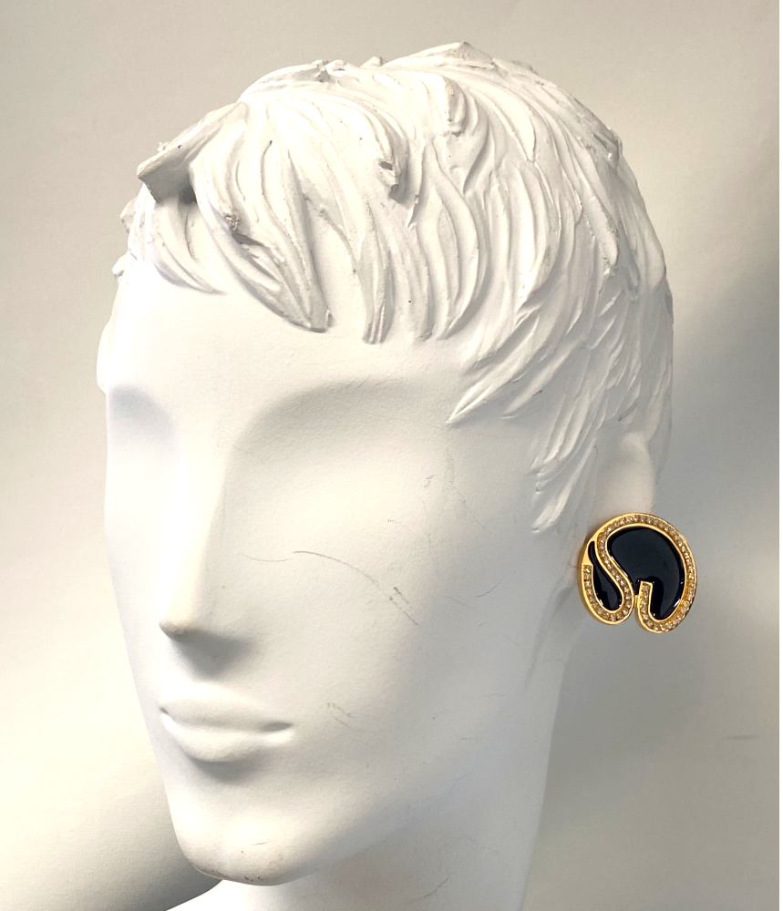 縮圖：Vintage ST JOHN 1980s Gold Black Signed Logo Rhinestone Clip On Earrings 22KGP
