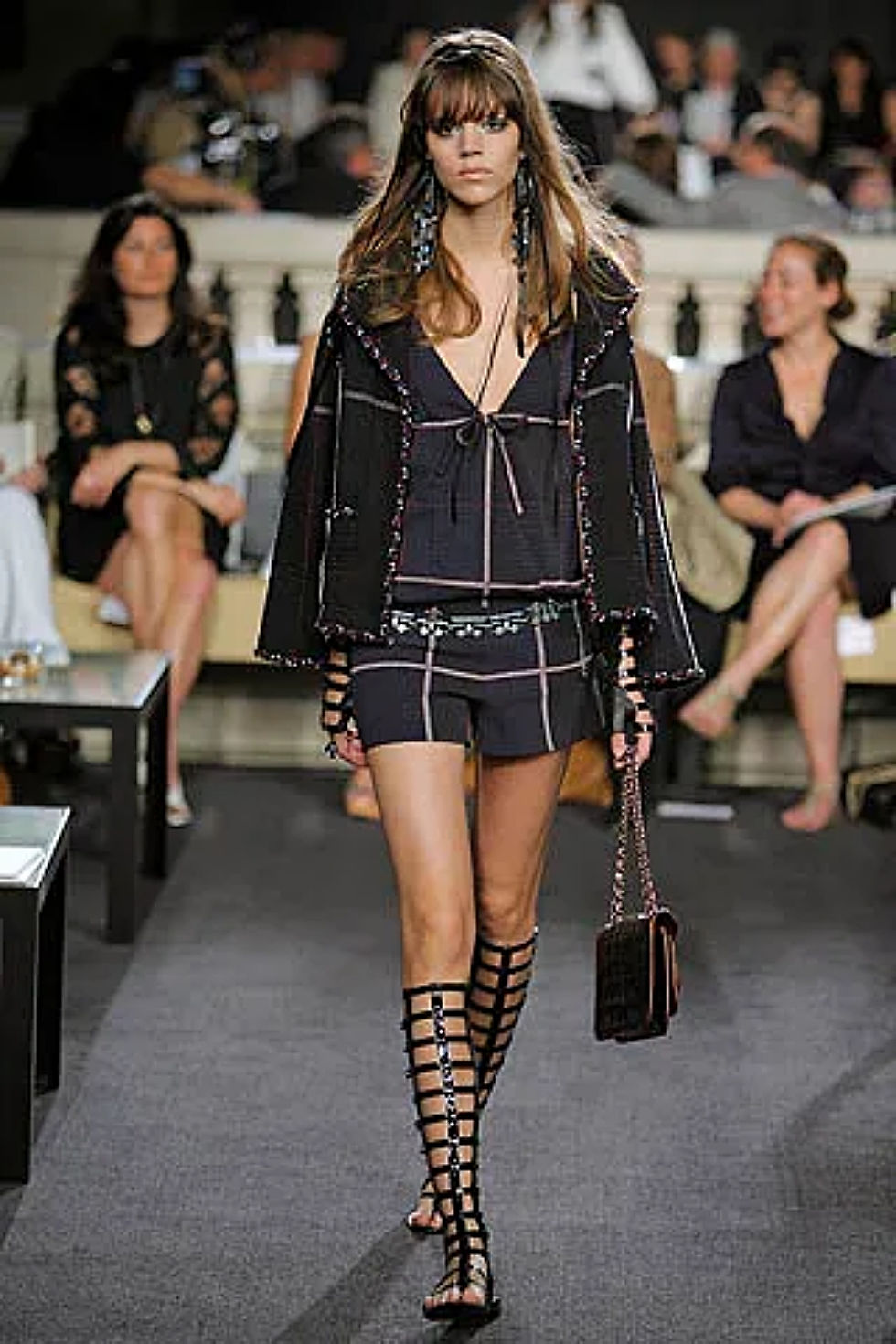 Vintage CHANEL Navy Plaid Underwire Tank Top 40 8 2007 V Neck CC Logo Classic