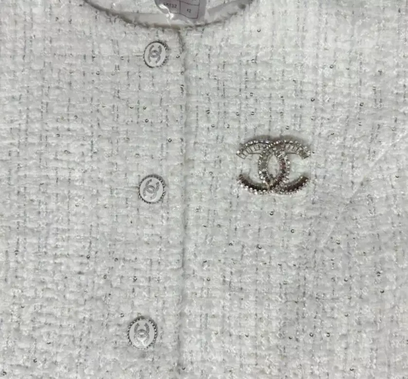 Thumbnail: CHANEL Baguette Crystal Strass CC Logo Brooch Pin Silver