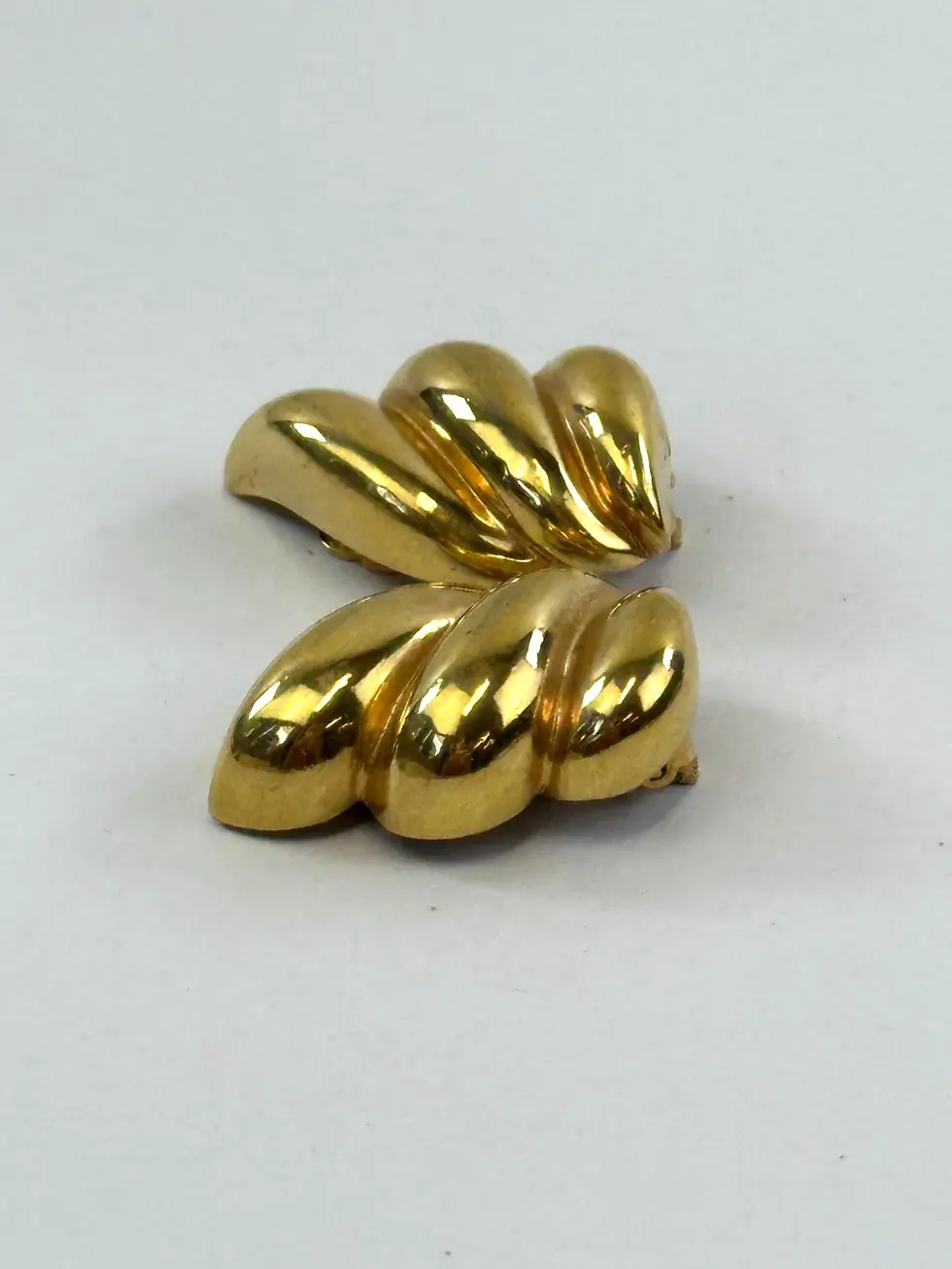 縮圖：ST. John Vintage Clip On Earrings Chunky 22K GP Gold Heavy Shell Signed 1980s