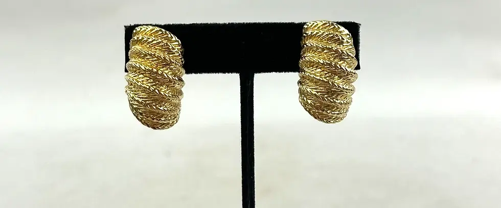 Hình thu nhỏ: ST. JOHN Vintage Clip On Earrings Chunky 22k GP Gold Heavy Shell Signed 1980s