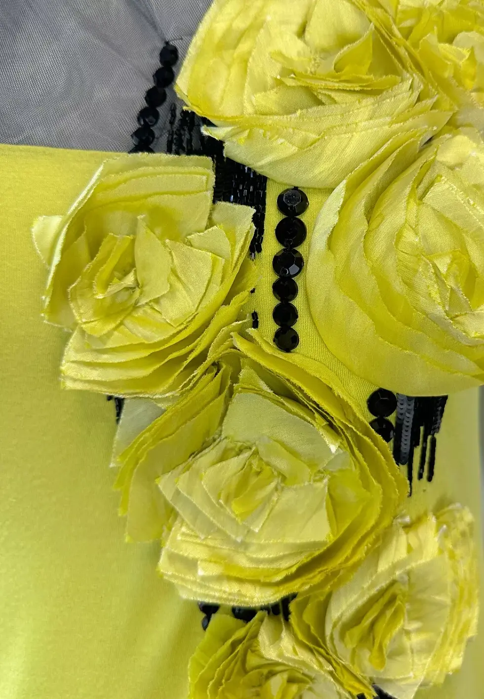 Miniatura: VALENTINO T-shirt Couture Mesh Top 6 Lime Green Black 3D Flowers Sequin Beaded