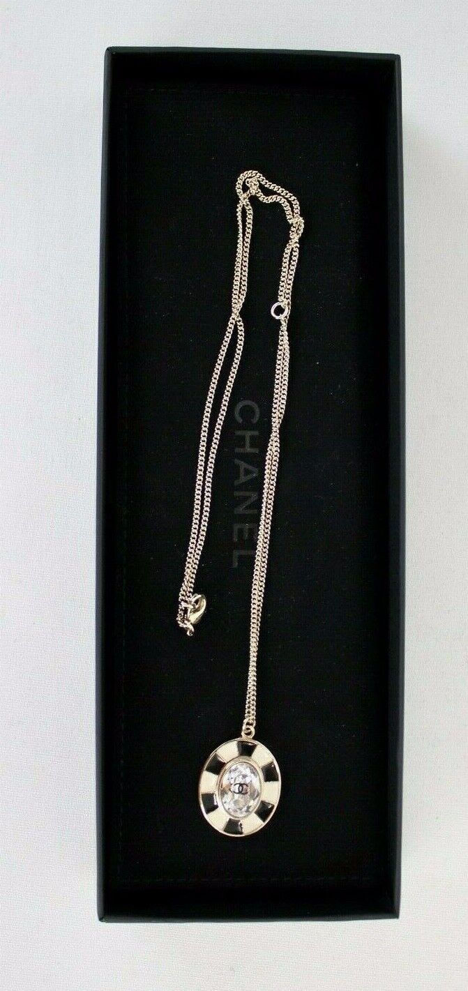 縮圖：CHANEL Enamel Crystal Pendant Necklace Black White CC Logo Champagne Gold