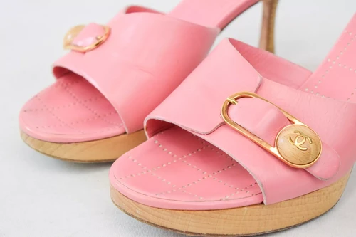 CHANEL Leather Open Toe Mules Heels 38 7 Pink Buckle CC Logo 2004