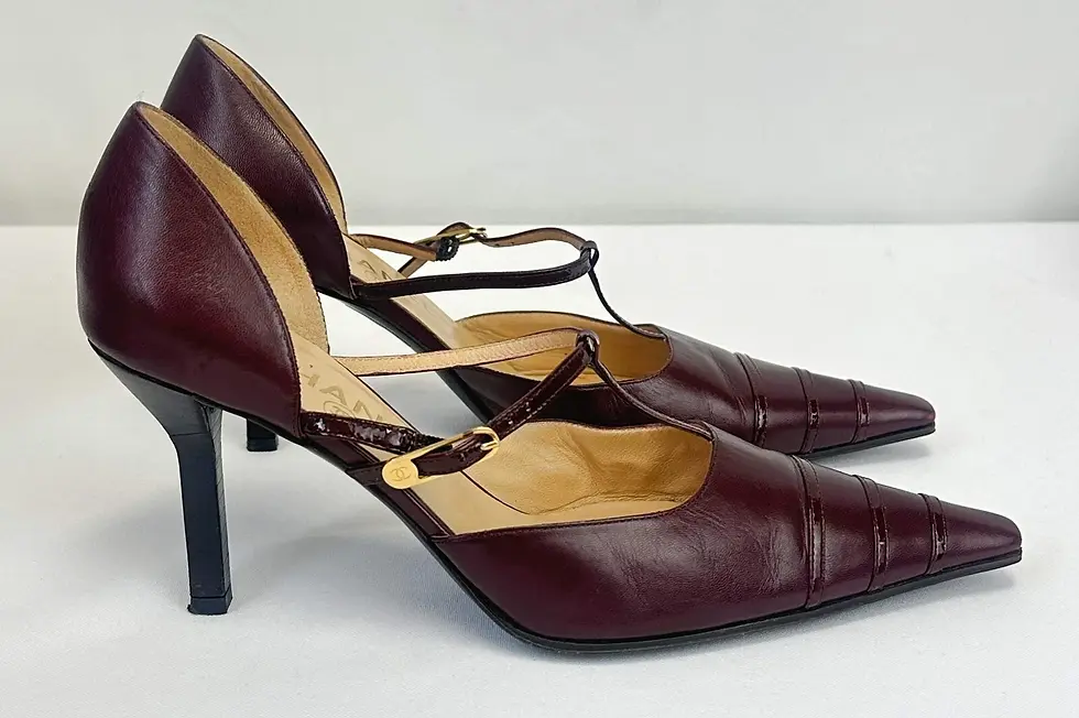 Thumbnail: CHANEL Leather Pointed Toe Pumps 38. 5 7.5 US Burgundy Gold Buckle