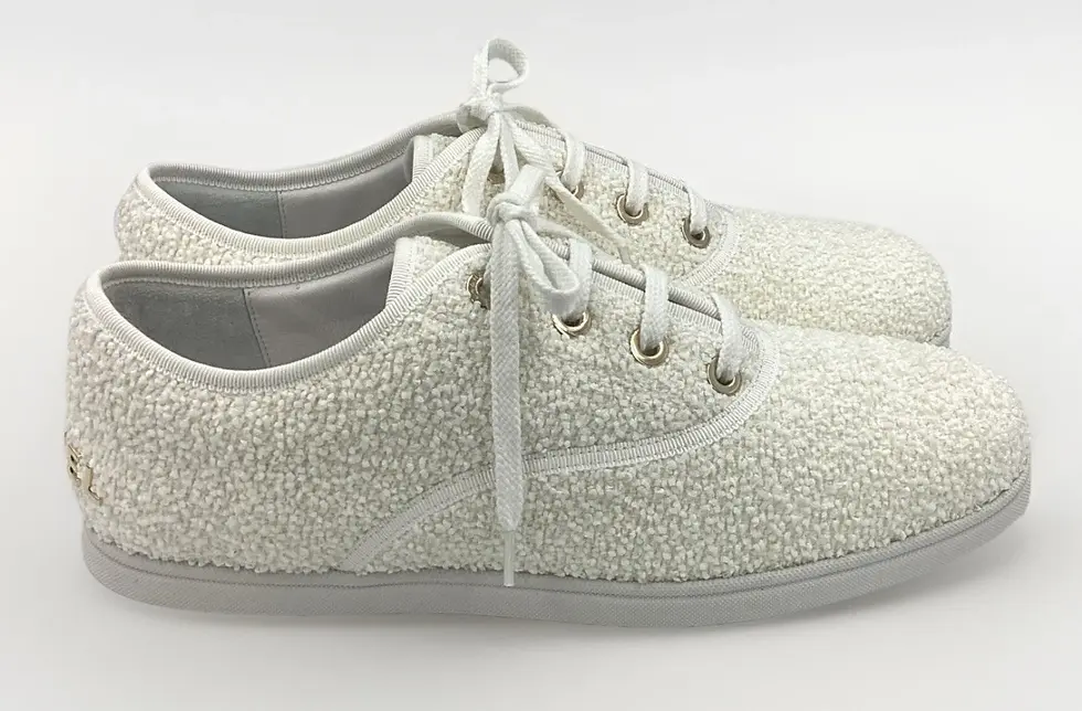 Thumbnail: CHANEL Boucle Tweed Low Top Sneakers 40.5 FR White Gold Logo Spring 2024 NEW