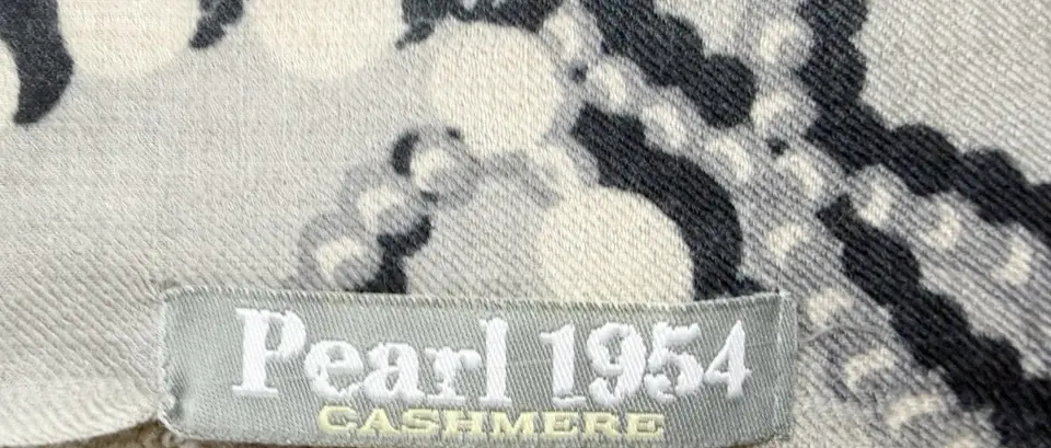 Thumbnail: PEARL 1954 Cashmere Pearl Chain Grey XL Scarf Fringe Edge X-Large Long