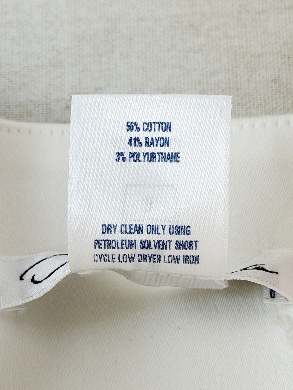 Hình thu nhỏ: OSCAR DE LA RENTA Cotton High Waisted Shorts 8 White Pleated Pockets Fall 2010
