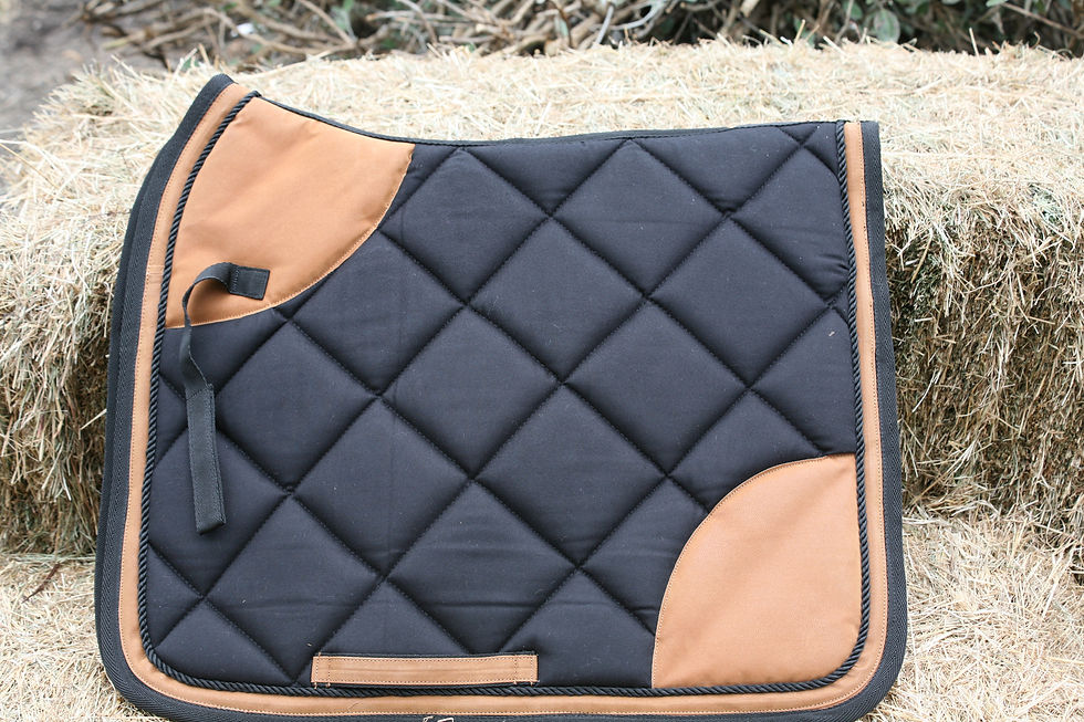 Thumbnail: Eloquent Dressage saddle blanket