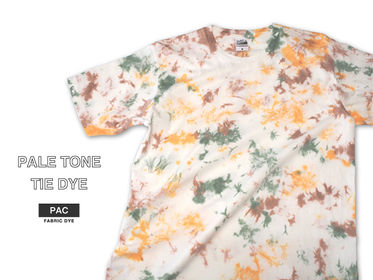 淡いタイダイ染め