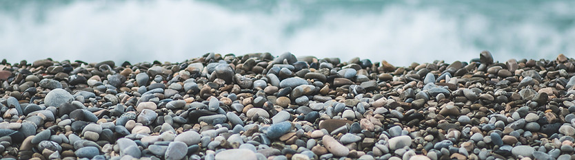 sea & pebble stones