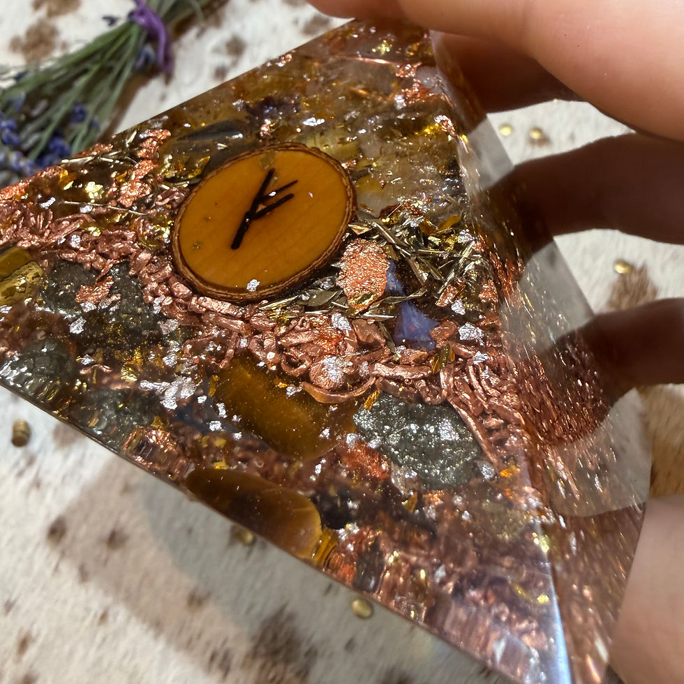 Miniaturbild: Kleine Füllepyramide - Fehu Löwenportal