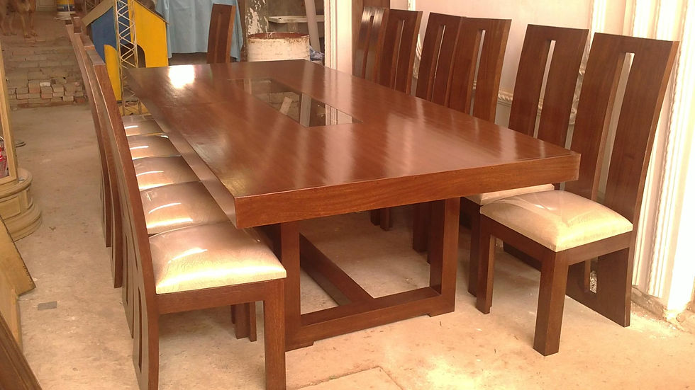 mesa minimalista de 12 sillas