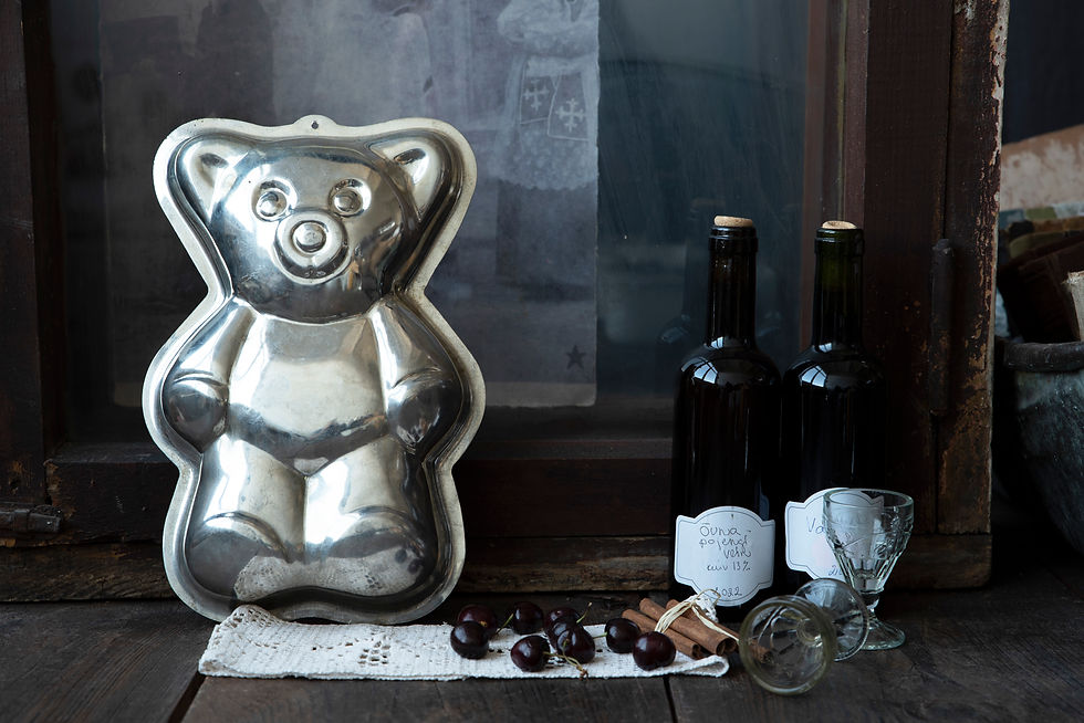 Large vintage aluminum bear shaped baking mold nostalgic retro cake tin farmhouse baking decor