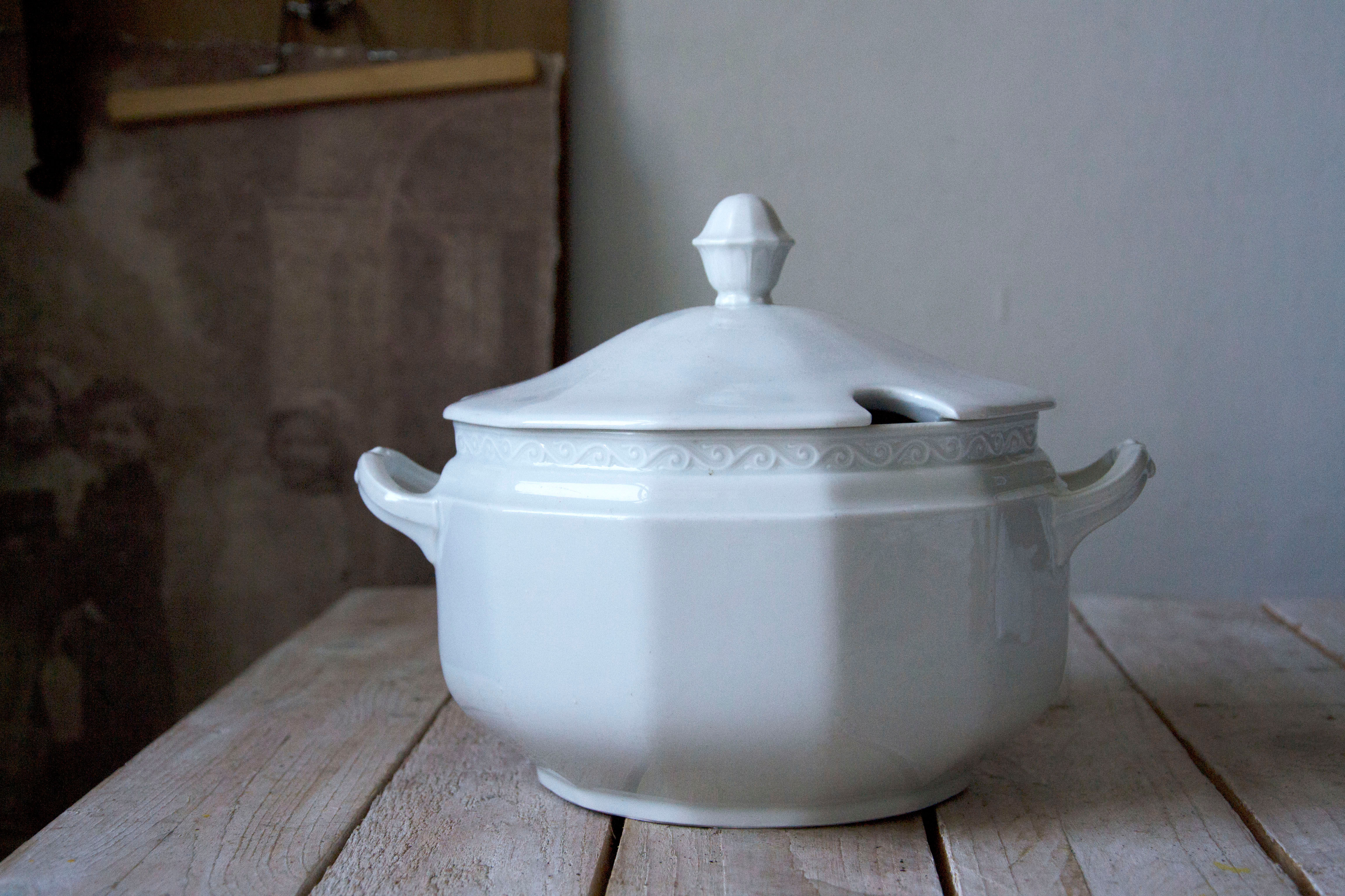 Elegant vintage porcelain tureen with lid – white ceramic serving dish