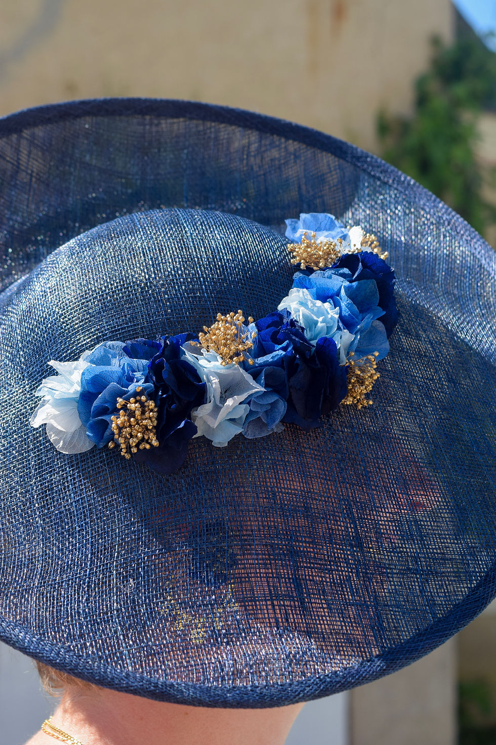 Miniature : Chapeau Petit Montardo marine aux fleurs bleues et dorées