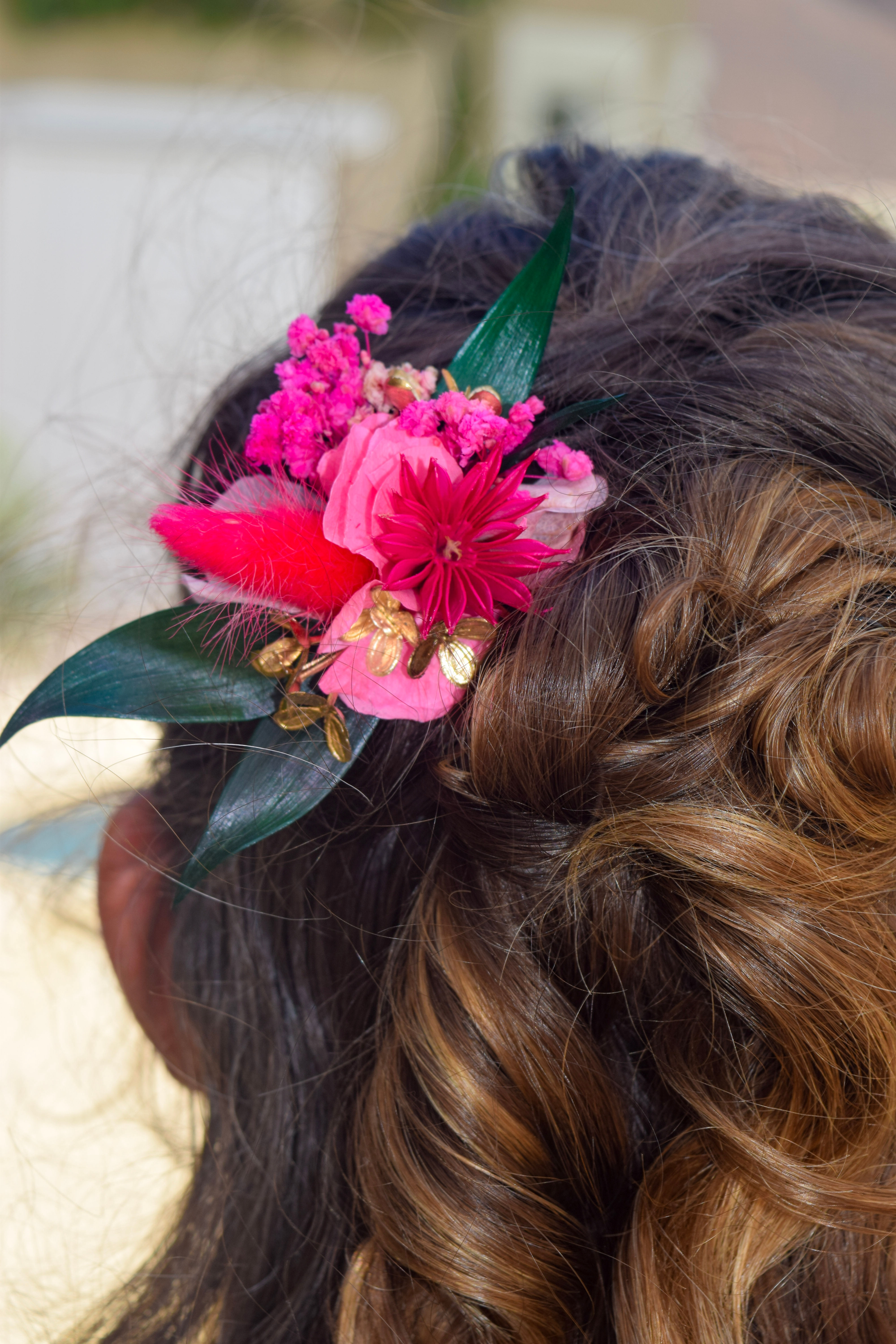 Peigne Petit Peyrun rose, fuchsia, bougainvillier, doré et son feuillage