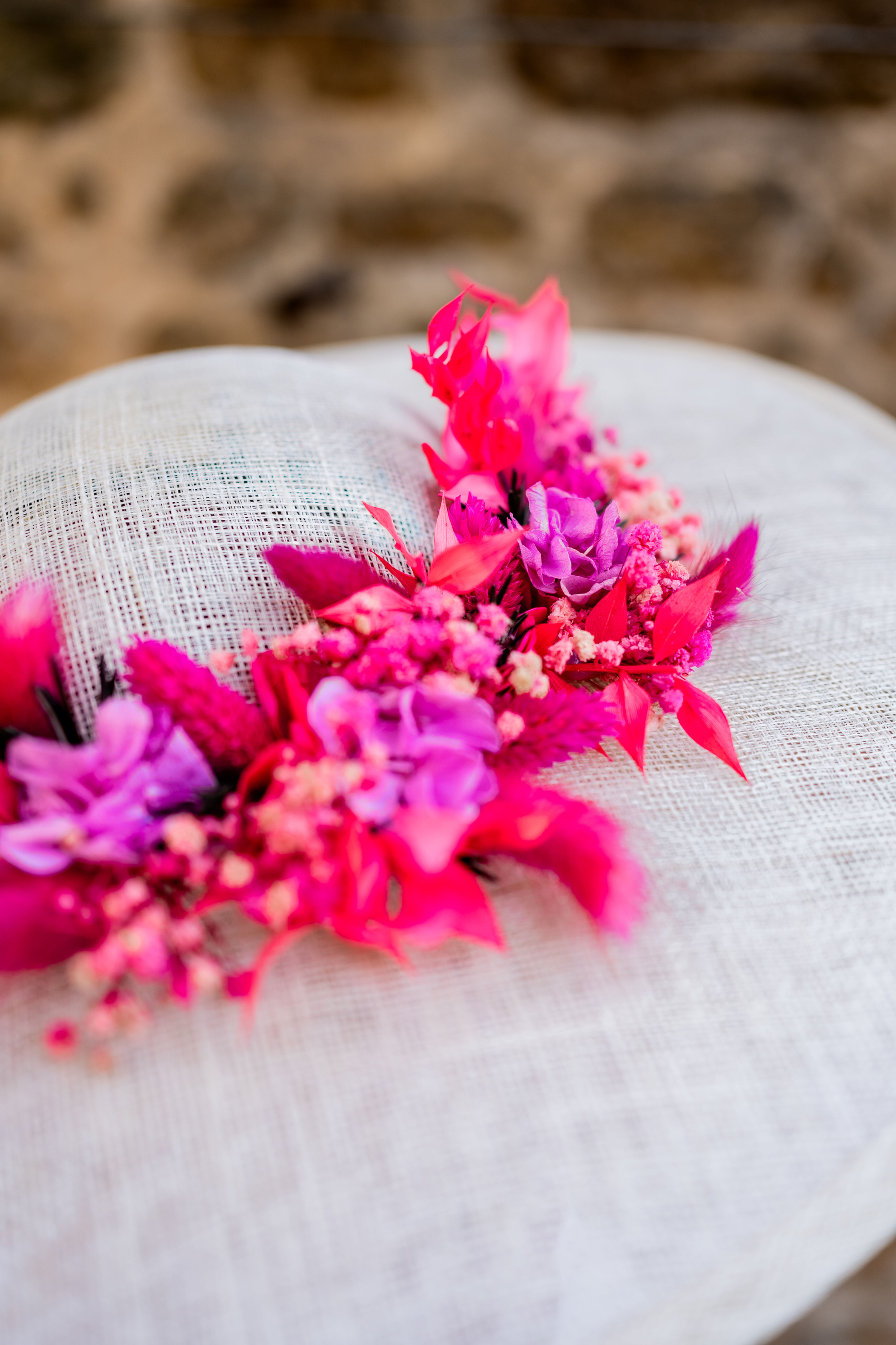 Chapeau Petit Midi naturel aux fleurs fuchsia