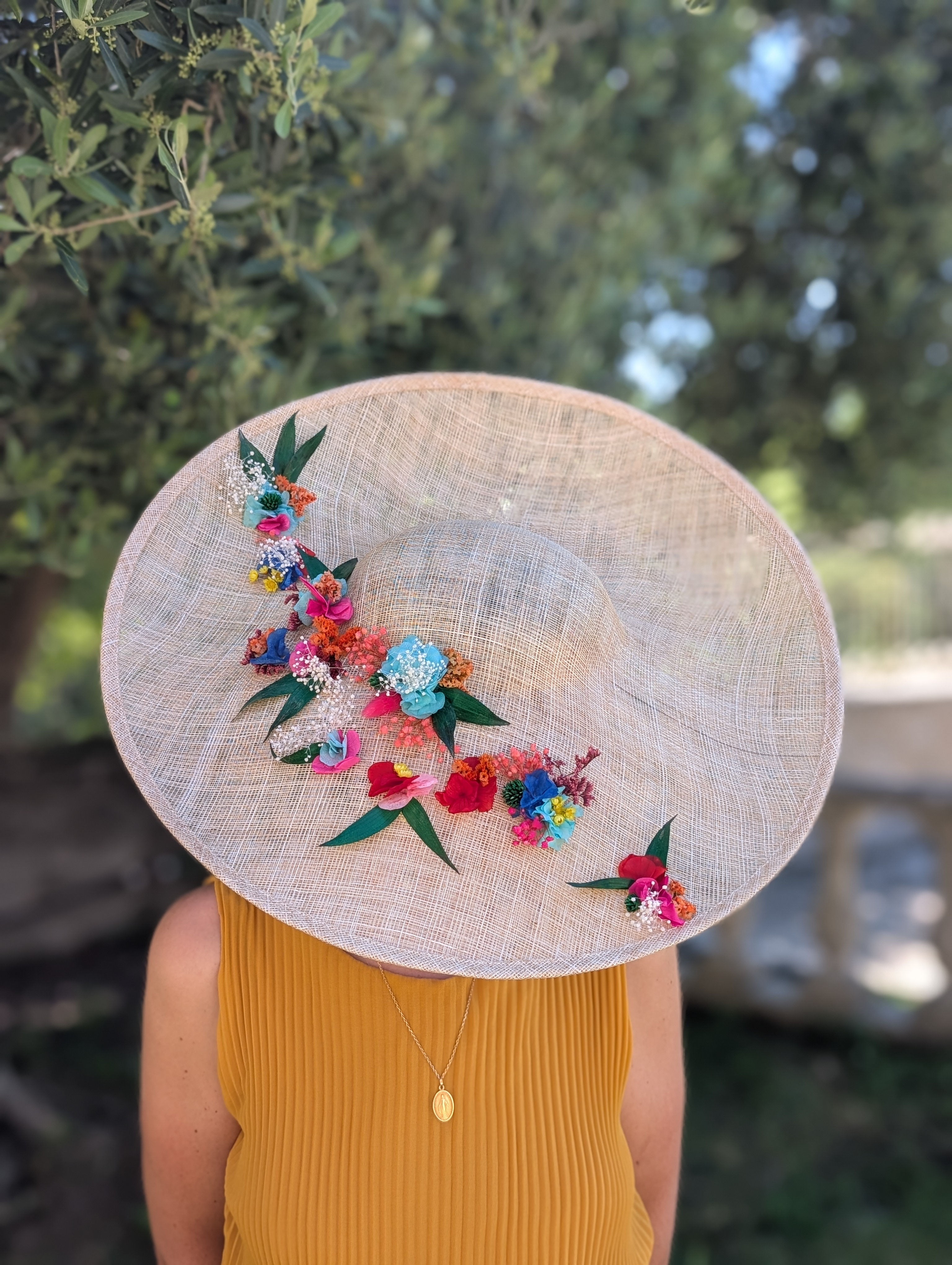 Chapeau Montardo naturel aux fleurs colorées