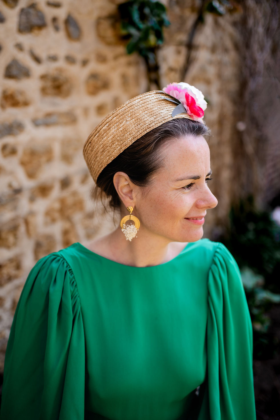 Miniature : Chapeau Pillbox naturel et ses fleurs roses