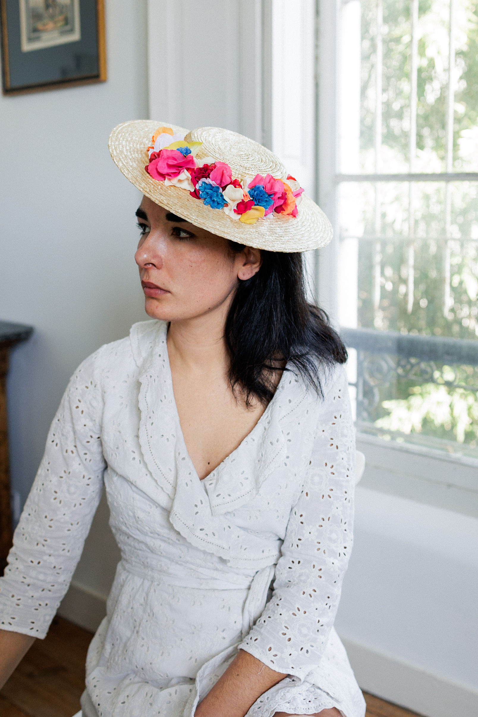 Chapeau Petit Madrès naturel aux fleurs colorées