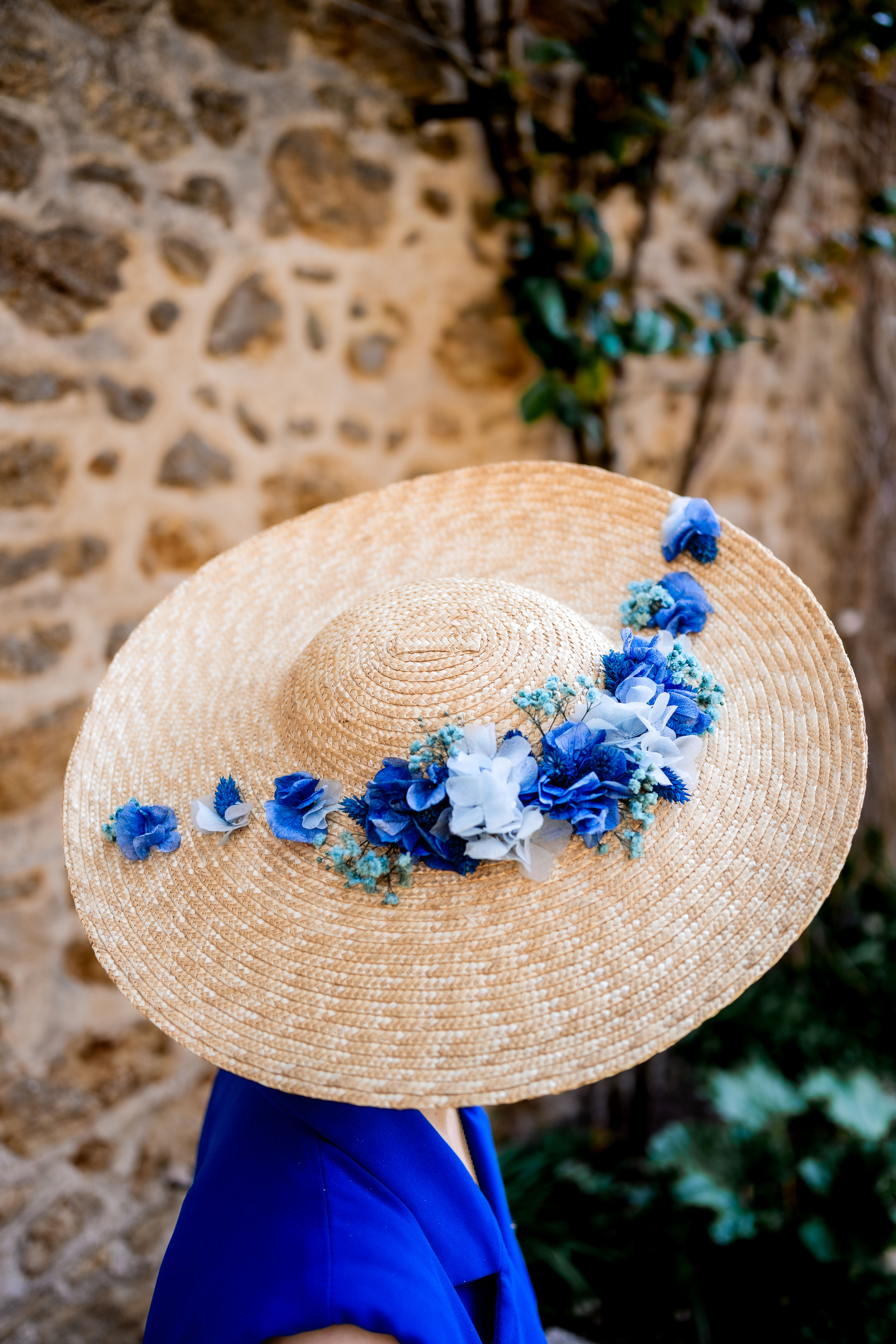 Chapeau Montardo naturel aux fleurs bleues