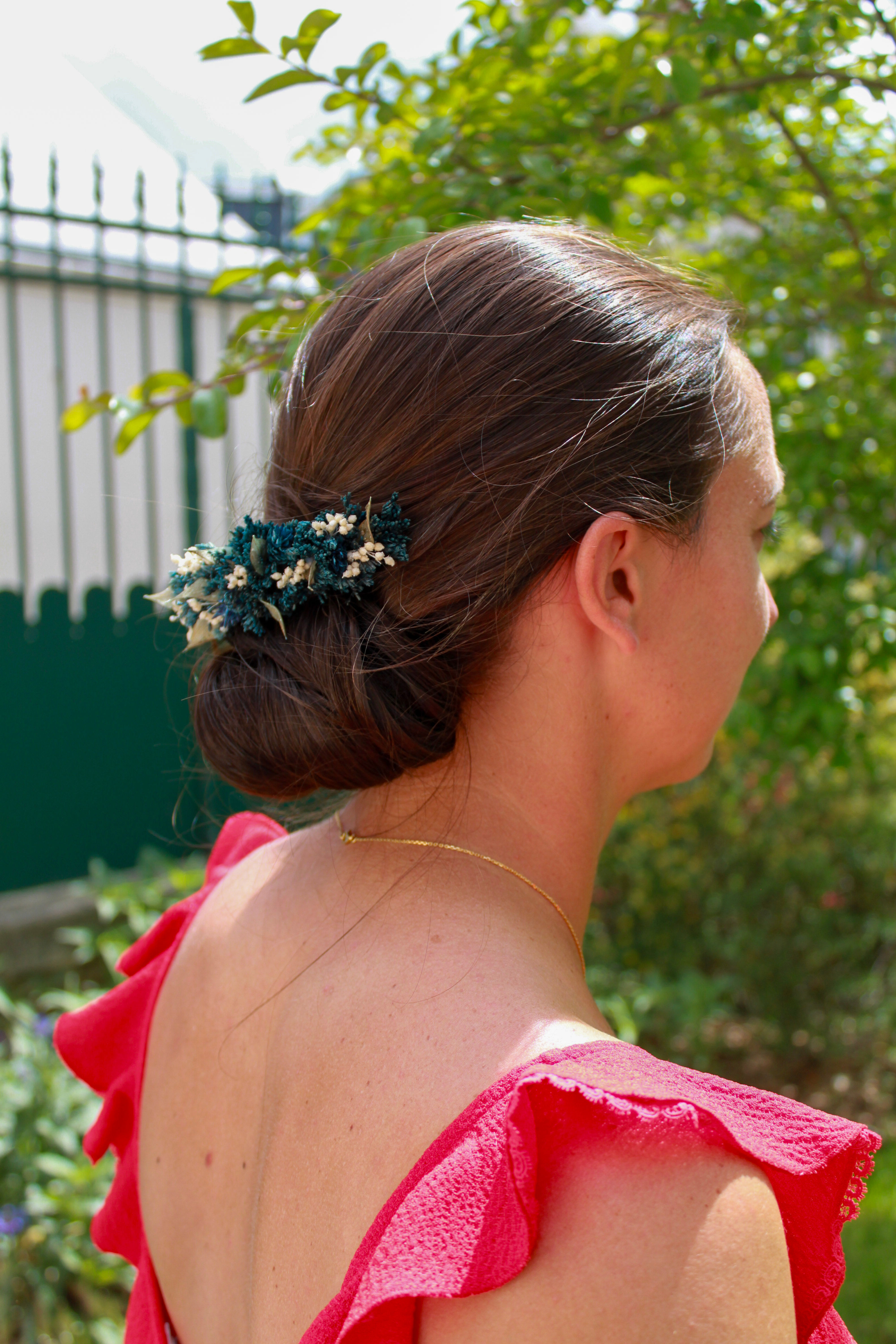 Barrette Izaux bleue, blanche et dorée