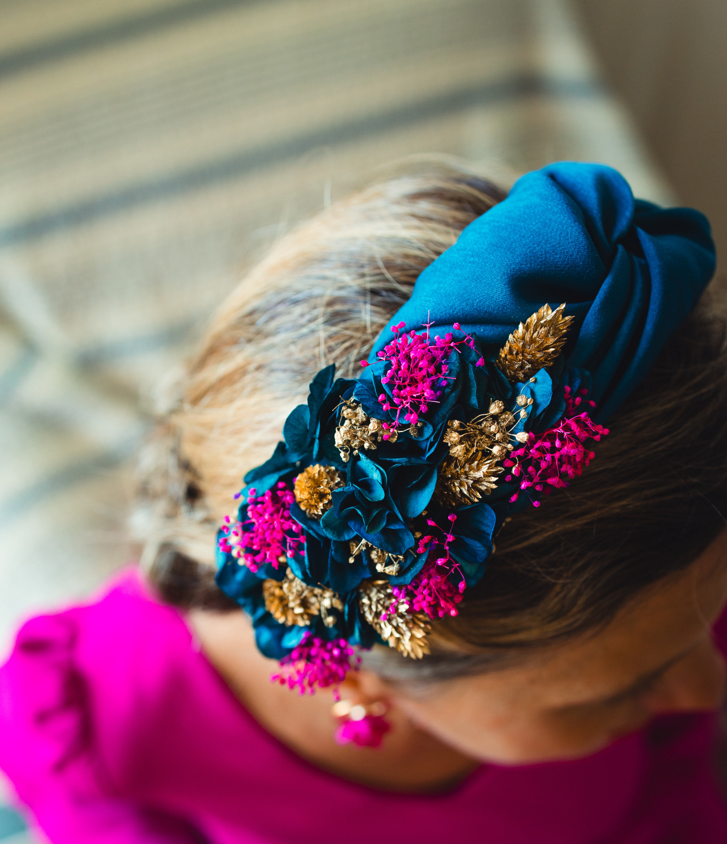 Serre Tête Broderies Fleurs Et Perles Roses | Reine D'Aujourd'hui