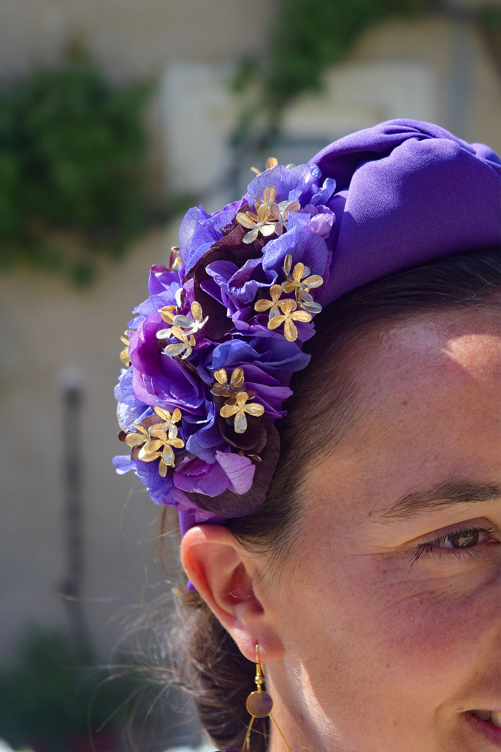 Miniature : Serre-tête Barousse violet aux fleurs violettes, mauves et dorées